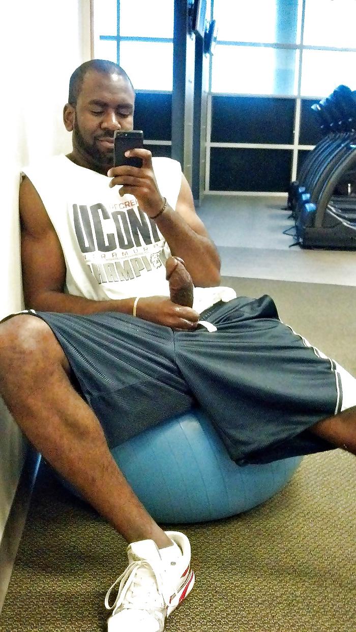 25P Selfies in the gym