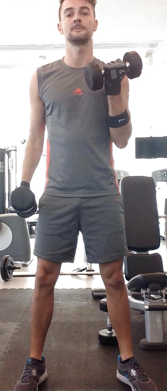 25P Selfies in the gym