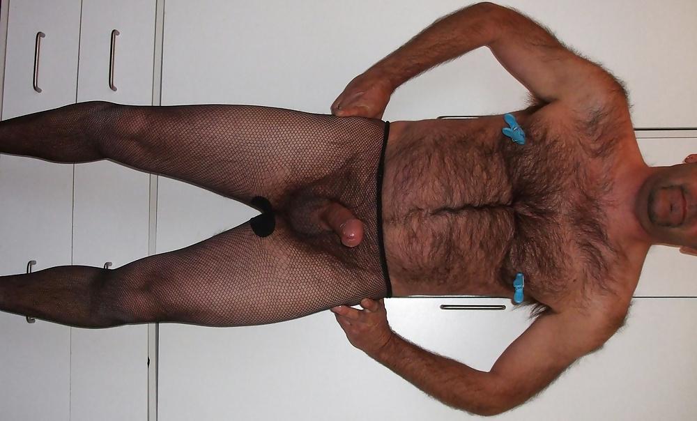 5P Kinky in fishnet tights and pegs 