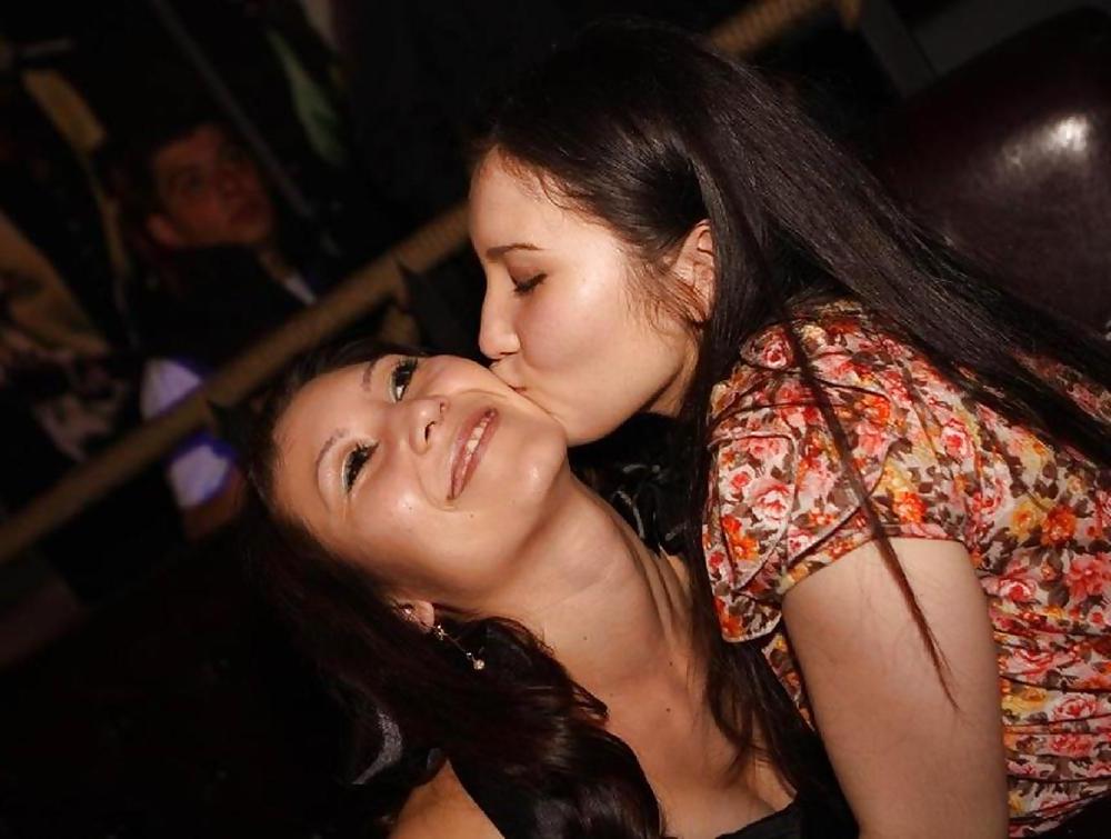 12P Kazakh girls party