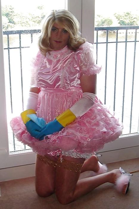 25P Femdom Sissy