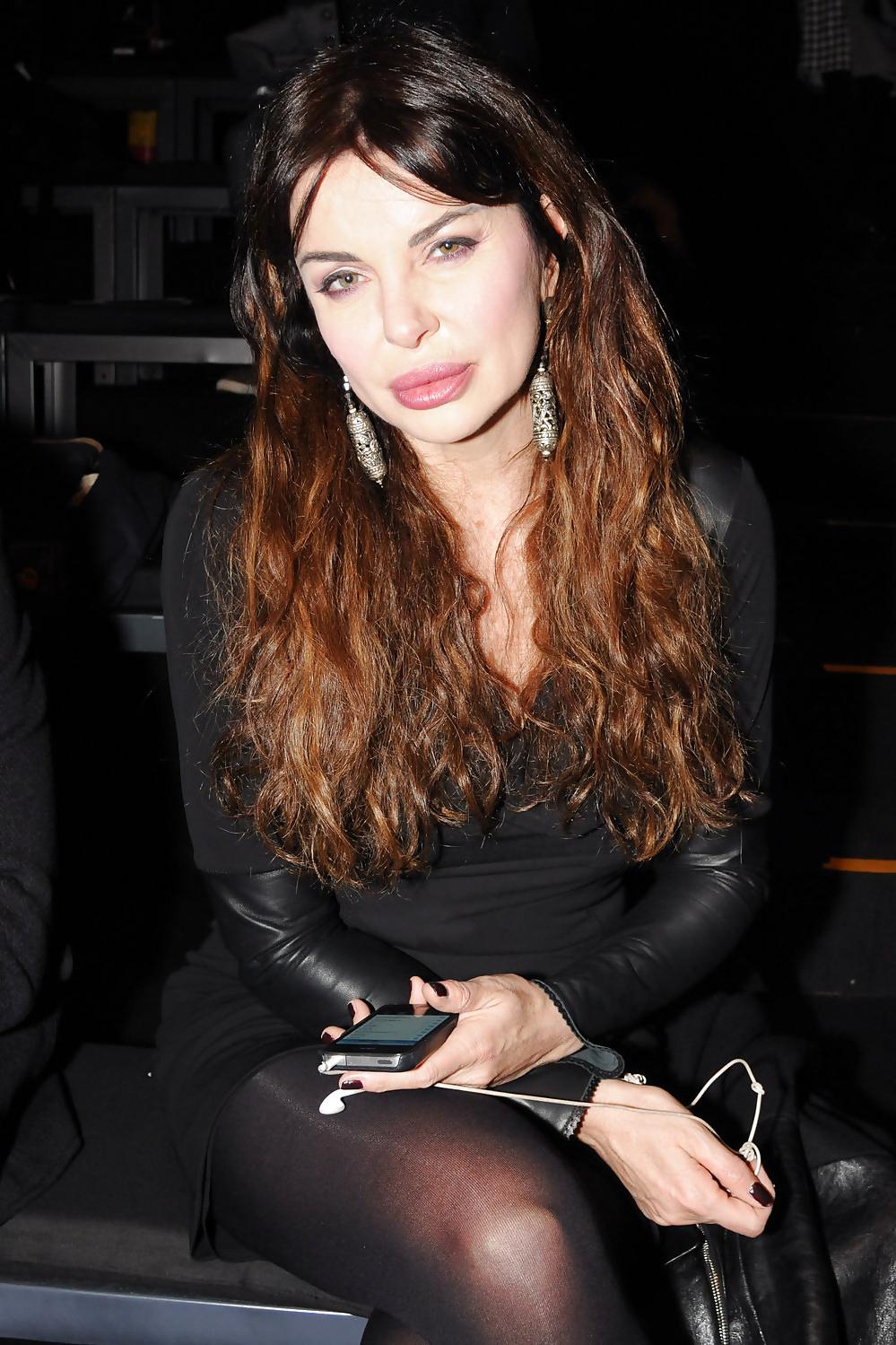 25P Mature celebs wanking material