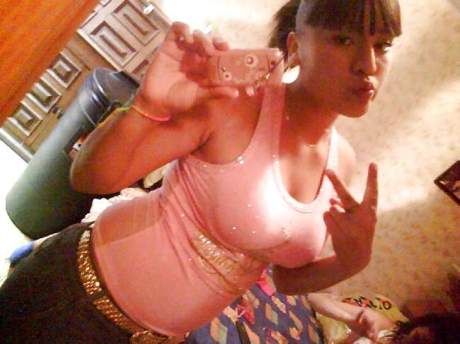 24P Woow que culazos de la School =D (todas de 18) :P