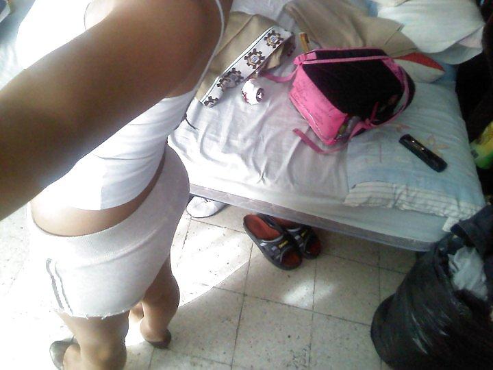 24P Woow que culazos de la School =D (todas de 18) :P
