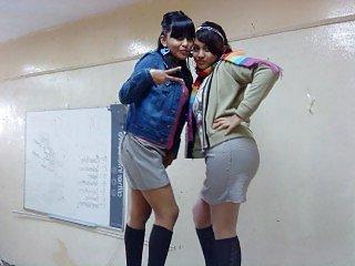 24P Woow que culazos de la School =D (todas de 18) :P