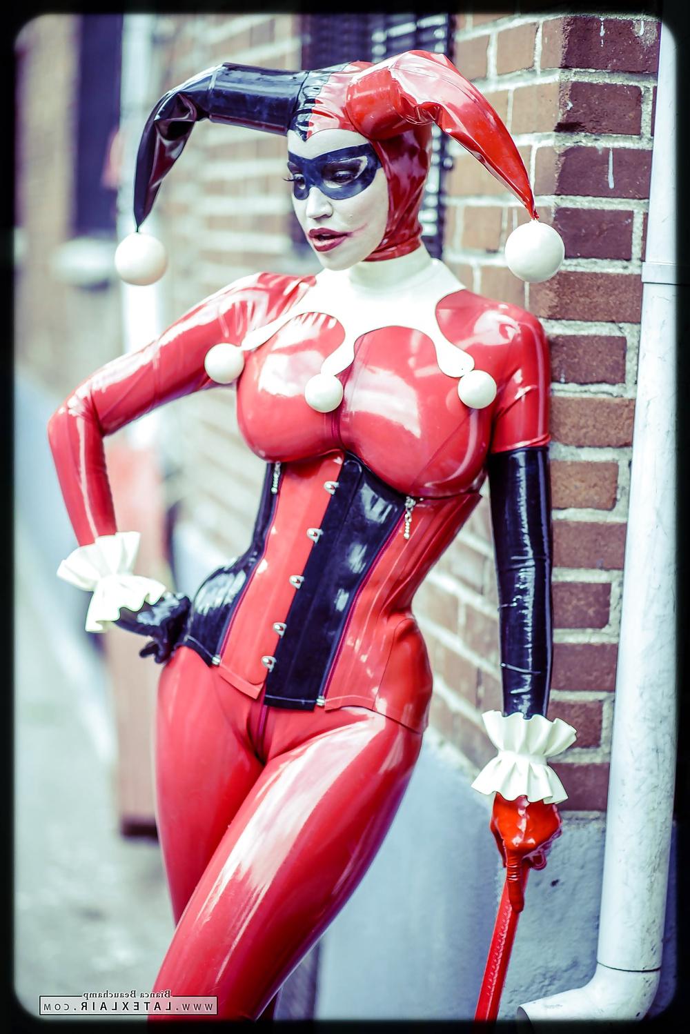 20P Latex Harley Quinn