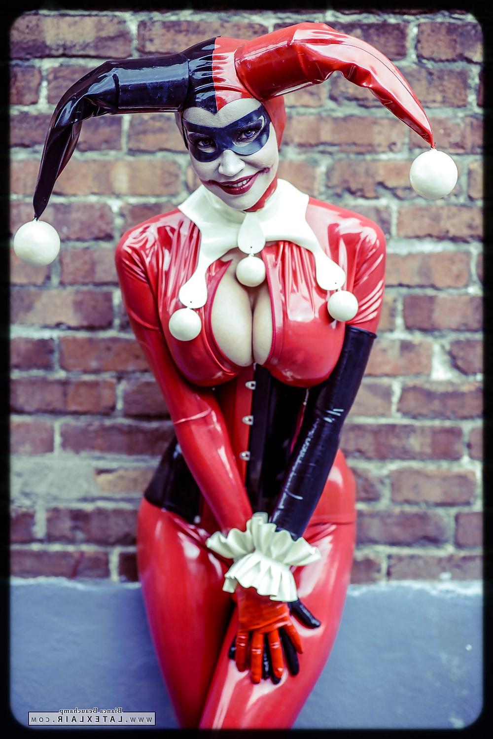 20P Latex Harley Quinn