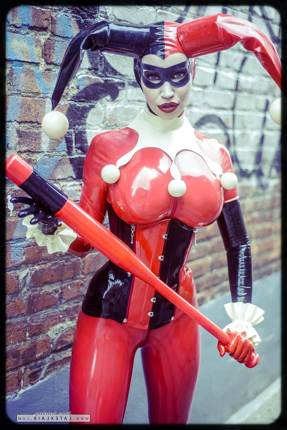 20P Latex Harley Quinn