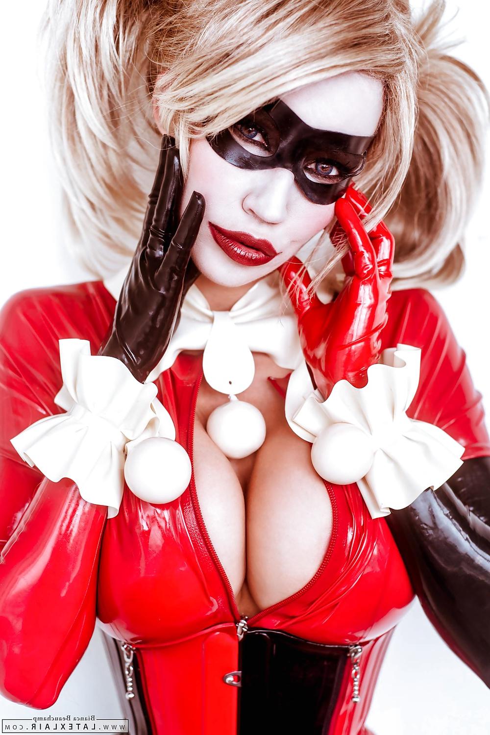 20P Latex Harley Quinn