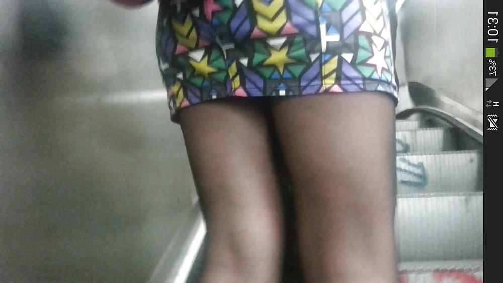 20P Under the skirt Sous la Jupe