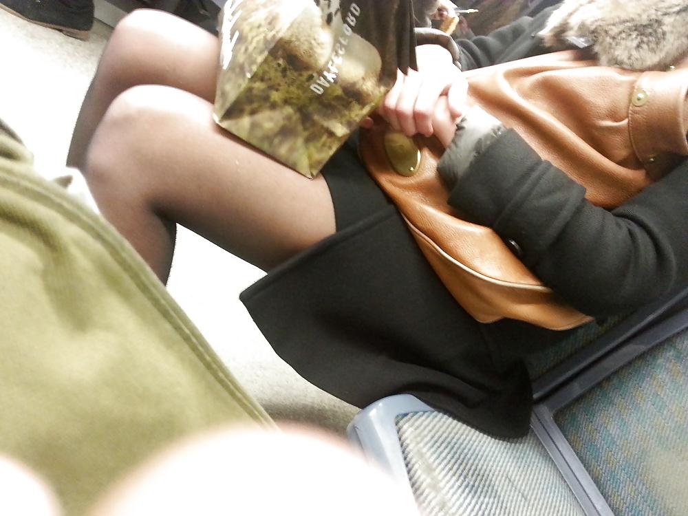 20P Under the skirt Sous la Jupe