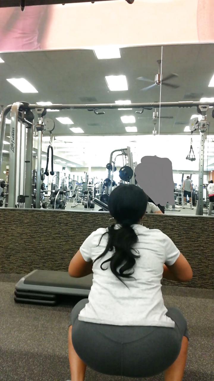 6P Wife working at the gym