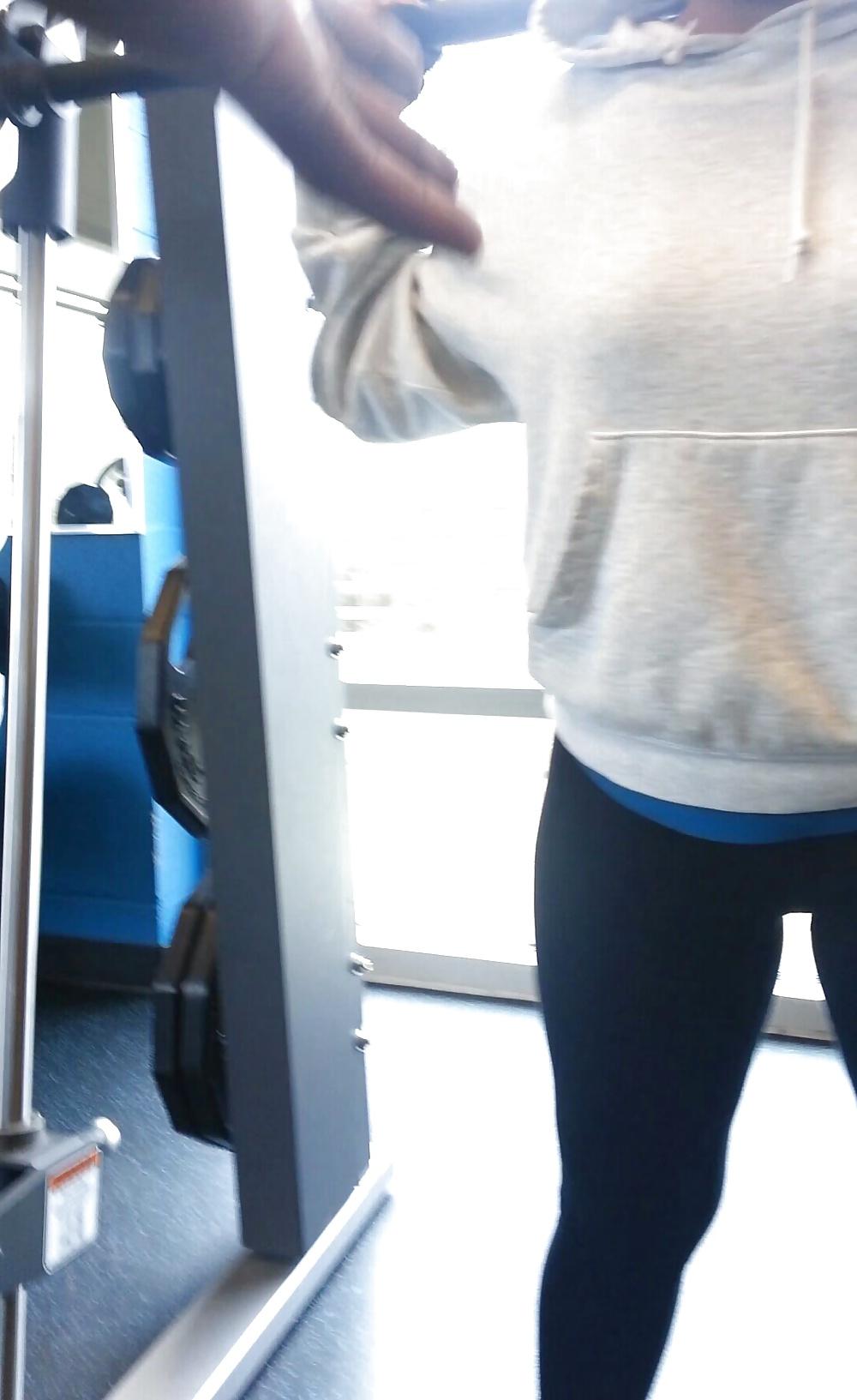 6P Wife working at the gym