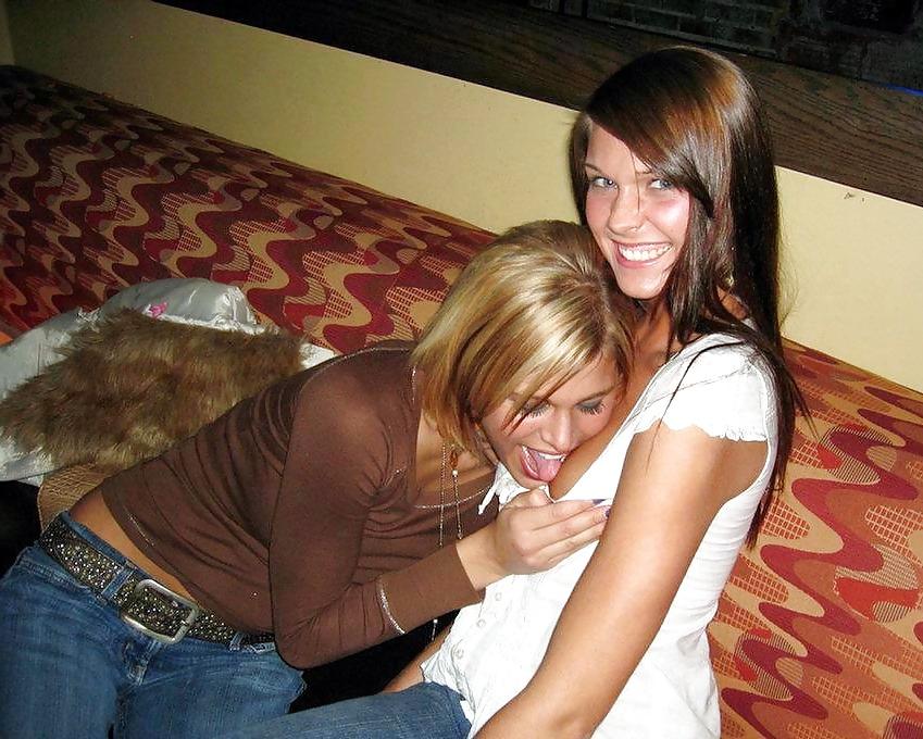 25P AMIGAS LATINAS CALIENTES