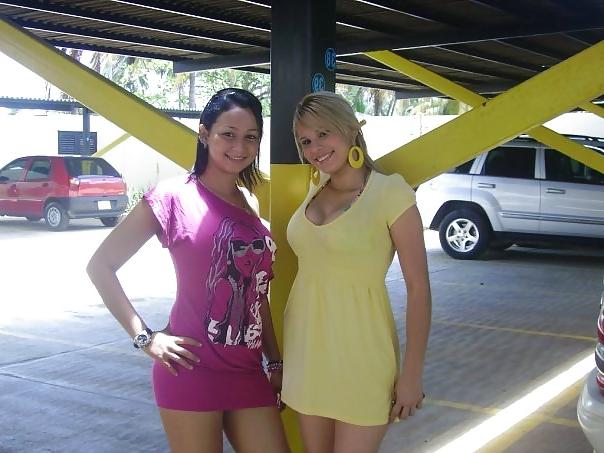 25P AMIGAS LATINAS CALIENTES