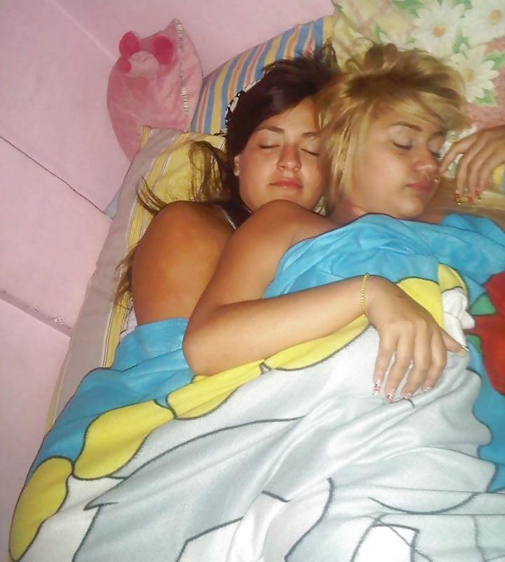 25P AMIGAS LATINAS CALIENTES