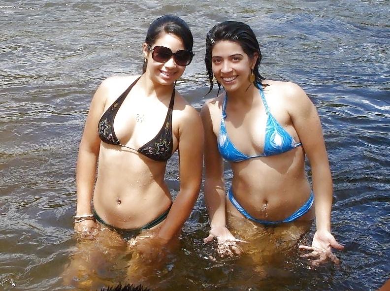 25P AMIGAS LATINAS CALIENTES