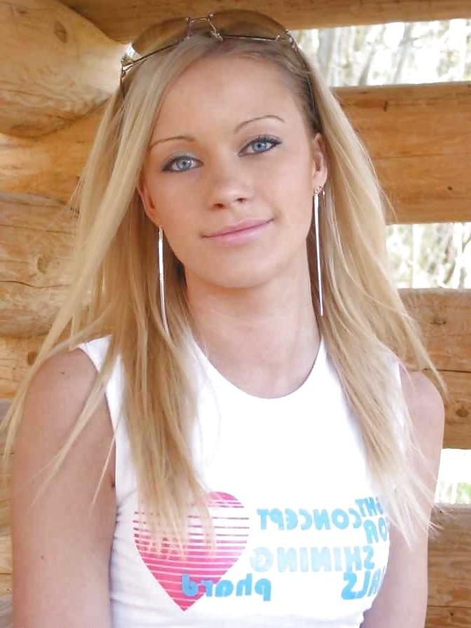25P Blonde Teen Girls Gallery 1