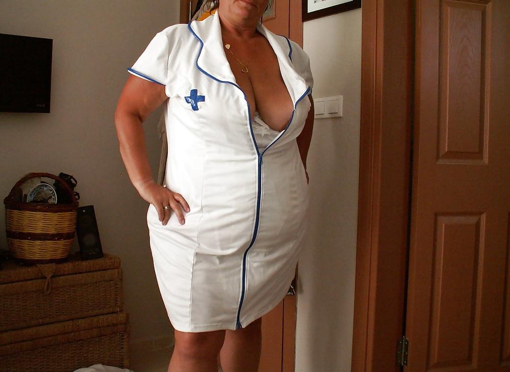 9P The naughty nurse