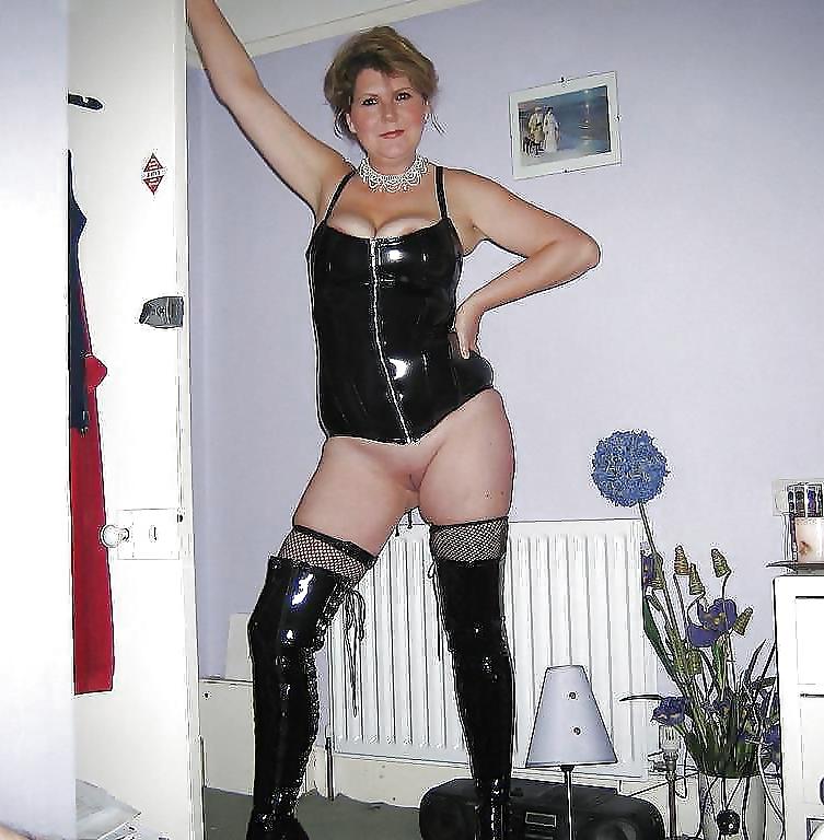 25P Pvc,latex,leather moms and all mixed nr2