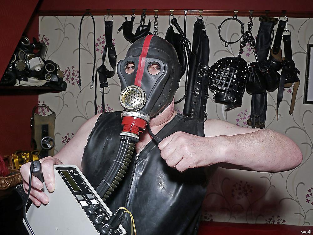 11P Latex, Poppers and Electro Session