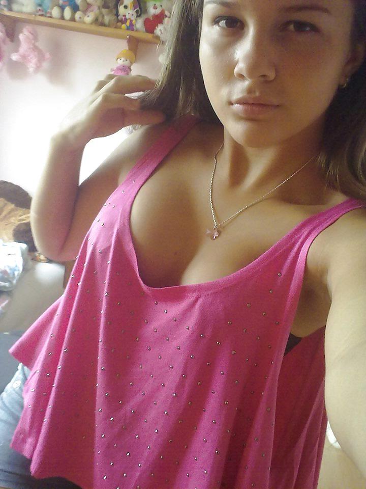 12P Bulgarian girl: Toni