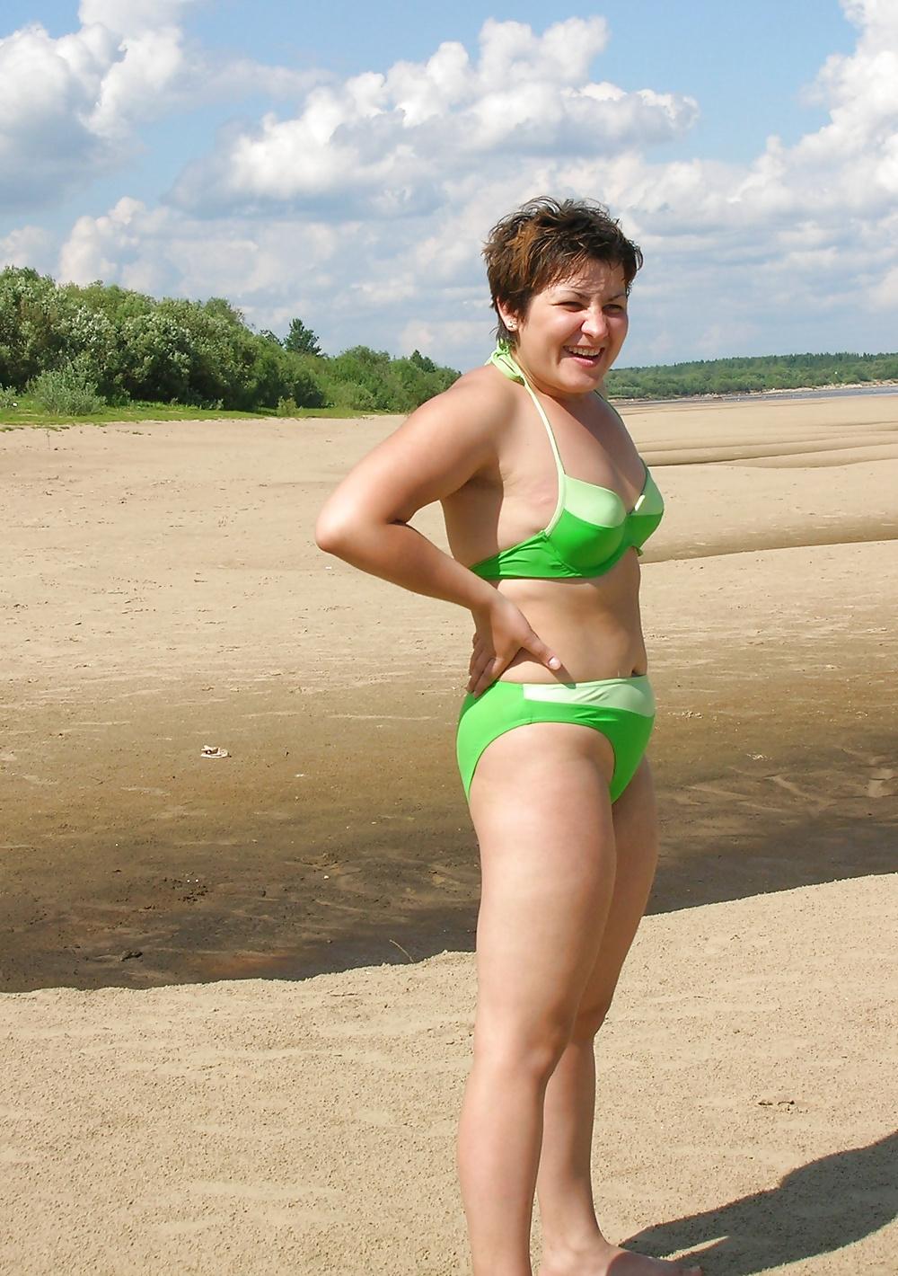 23P My chubby russian ex-girlfriend at the sea...
