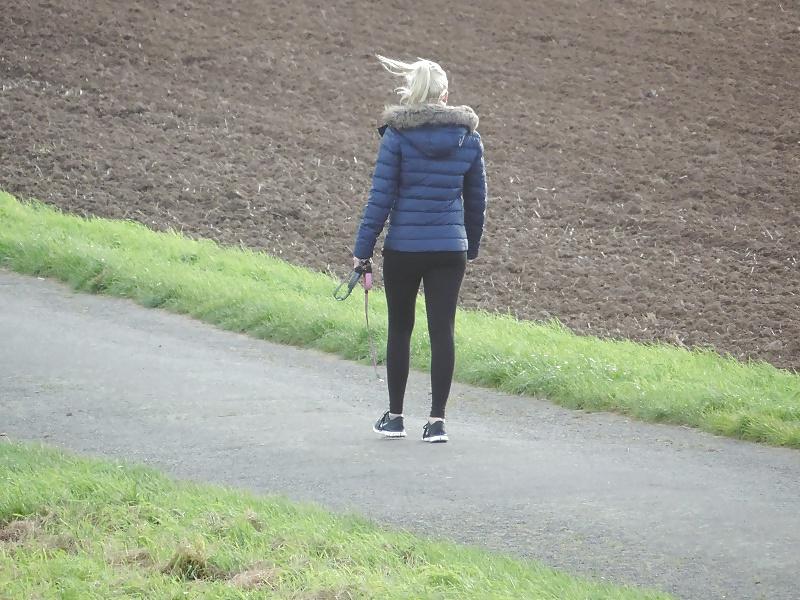 11P Cute blonde teen girl