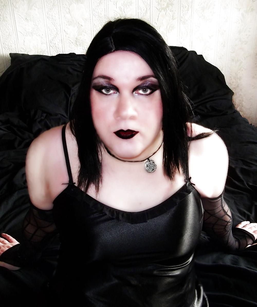 25P Nights In Black Satin