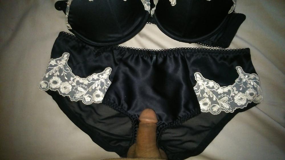 15P Wanking in wife's silky kameez 