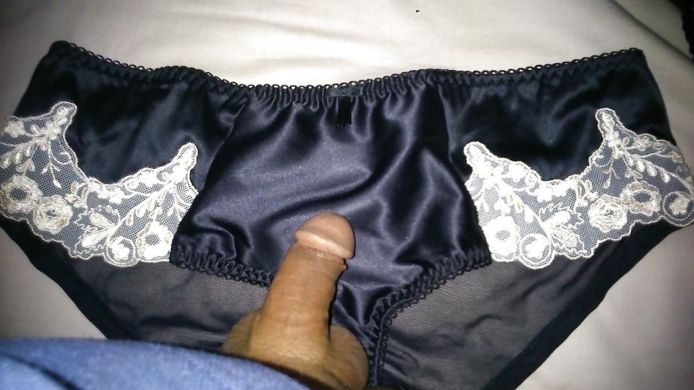 15P Wanking in wife's silky kameez 
