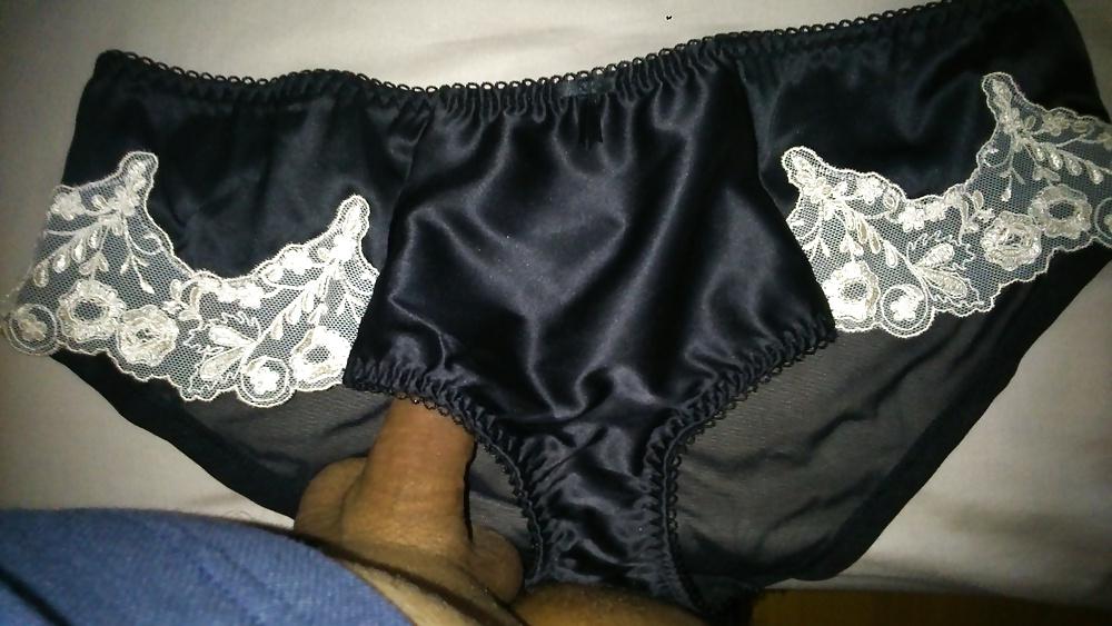 15P Wanking in wife's silky kameez 