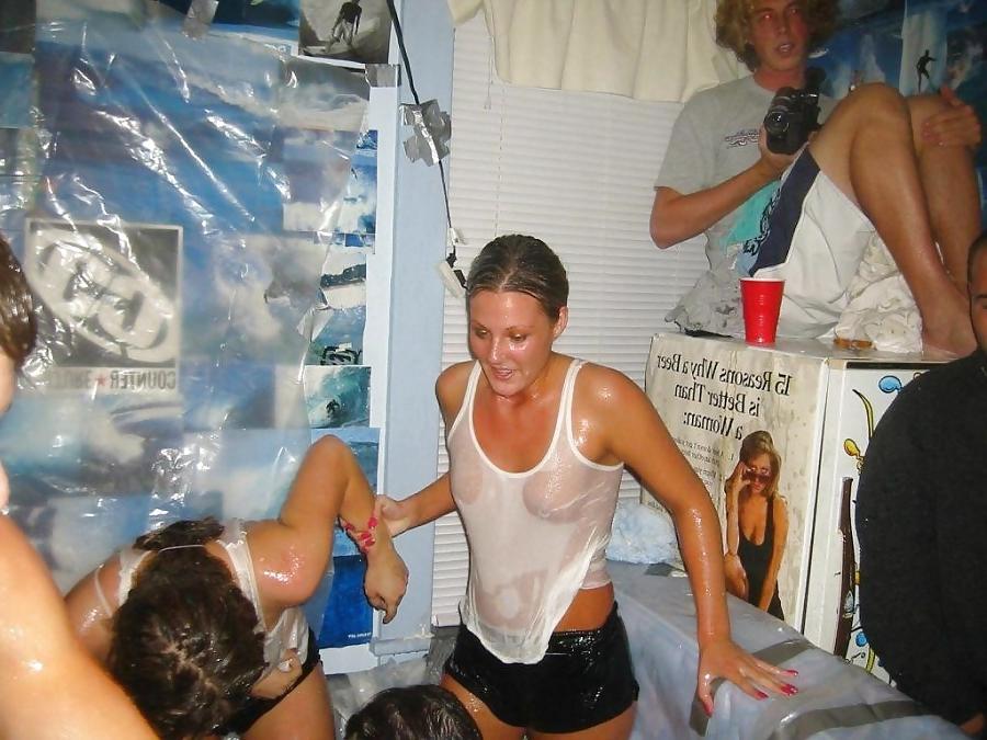 25P Wet T Shirt