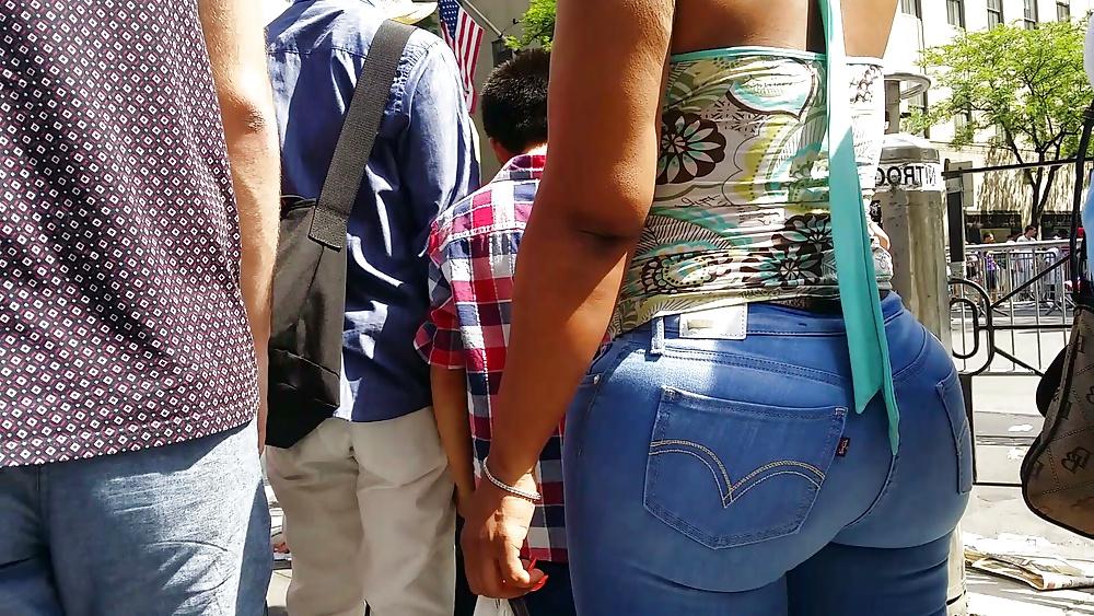 4P Parade Edition: Latina Big Ass Milf