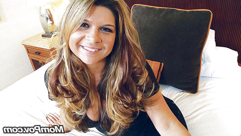 14P Sexy office worker does her first porn
