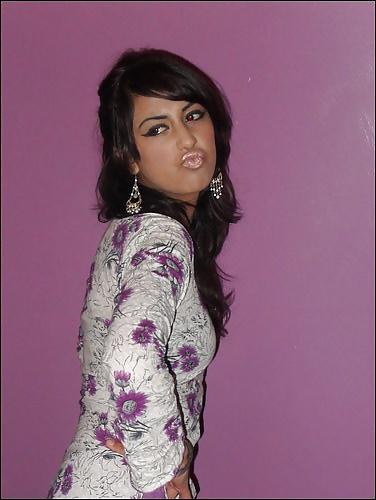 4P Paki bitch