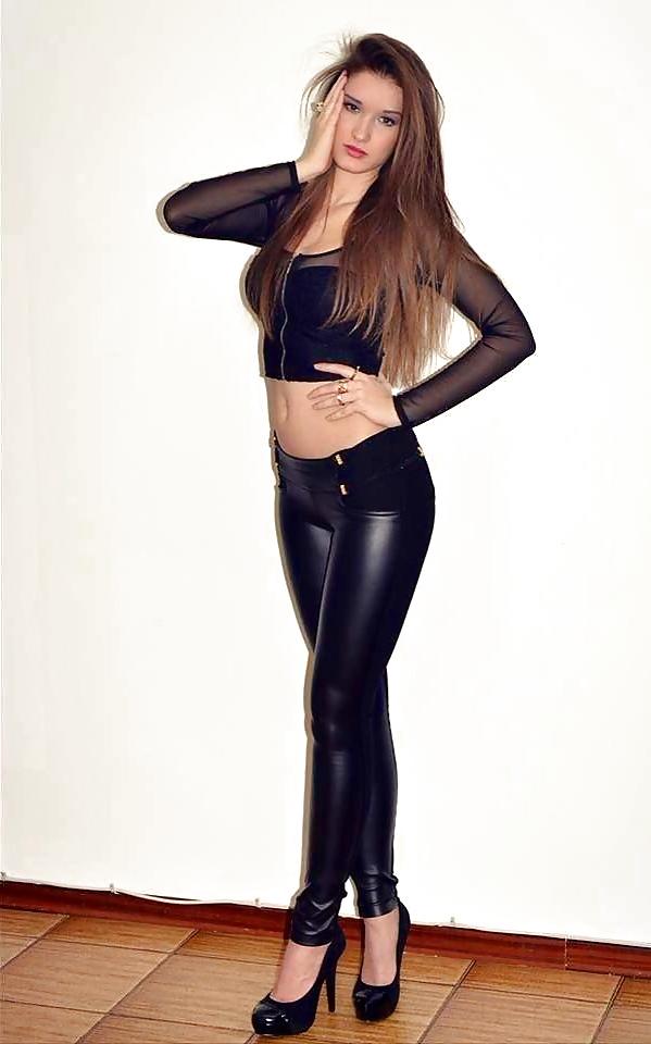 25P Sexy Women In Latex #18