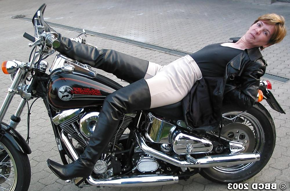 21P Private special fhotos ladys in pvc latex leather nr2