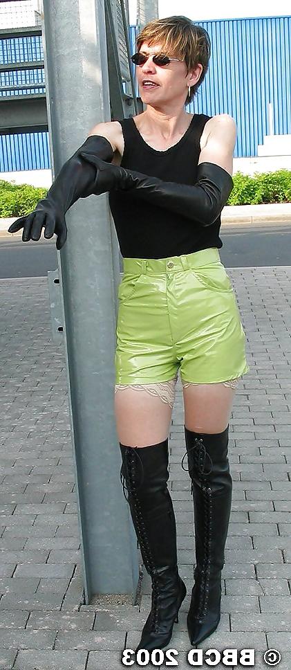 21P Private special fhotos ladys in pvc latex leather nr2