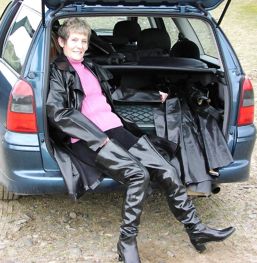 21P Private special fhotos ladys in pvc latex leather nr2