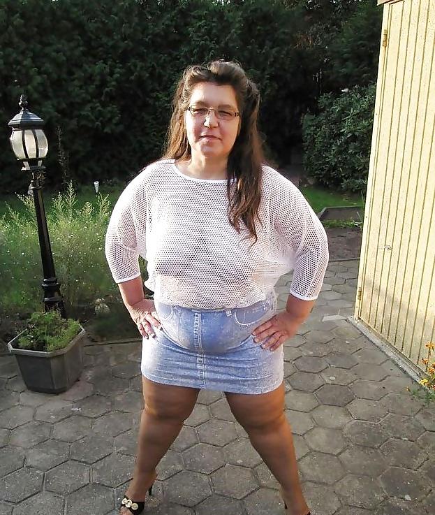 24P Saggy matures proudly wearing see thru!