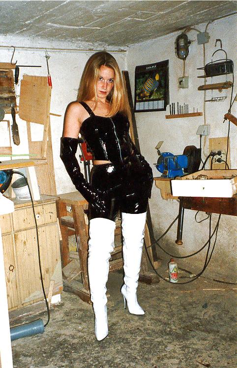 20P MÜTTER UND JUGENDLICHE IN LEDER, PVC, LATEX