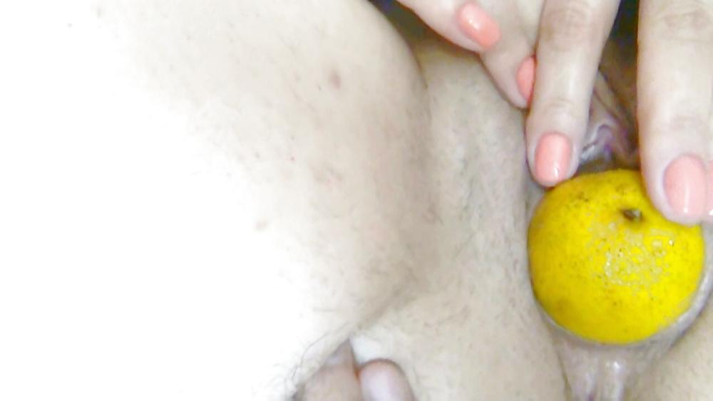 6P MARY PULLING OUT THE LEMON FROM PUSSY