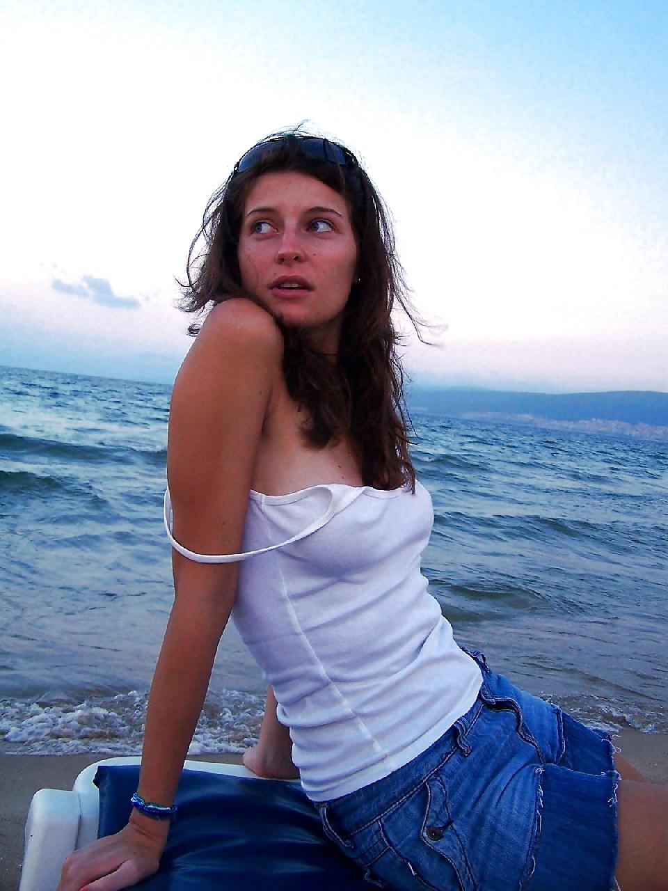 18P Wet t-shirt girlfriend spreads