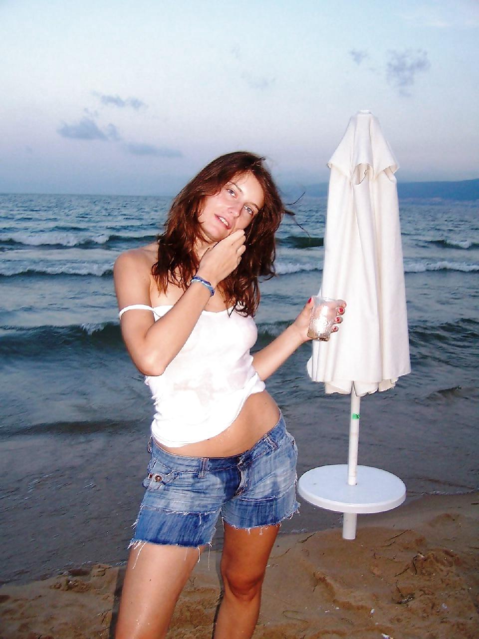 18P Wet t-shirt girlfriend spreads