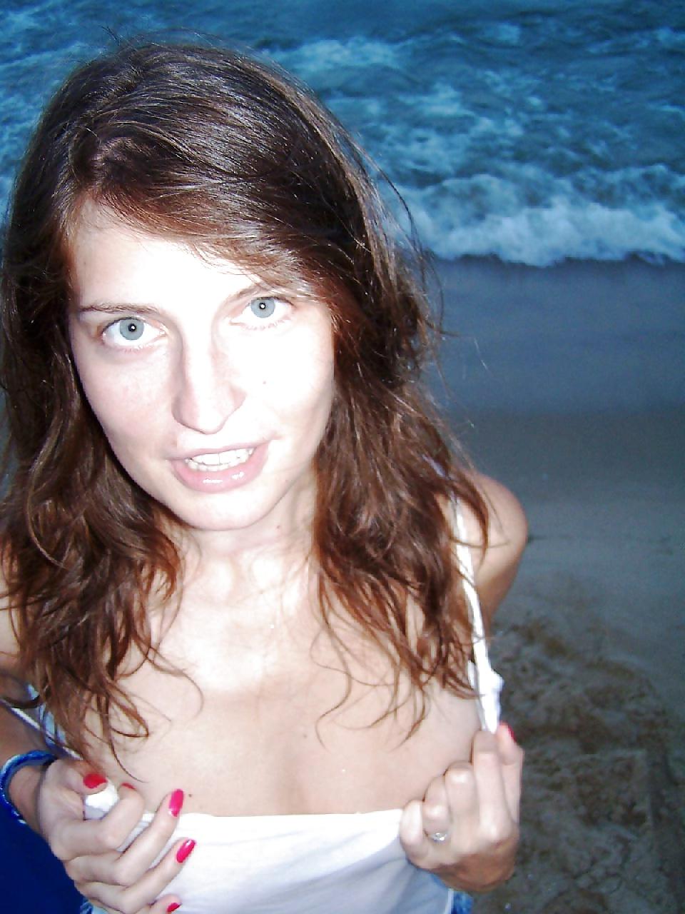 18P Wet t-shirt girlfriend spreads