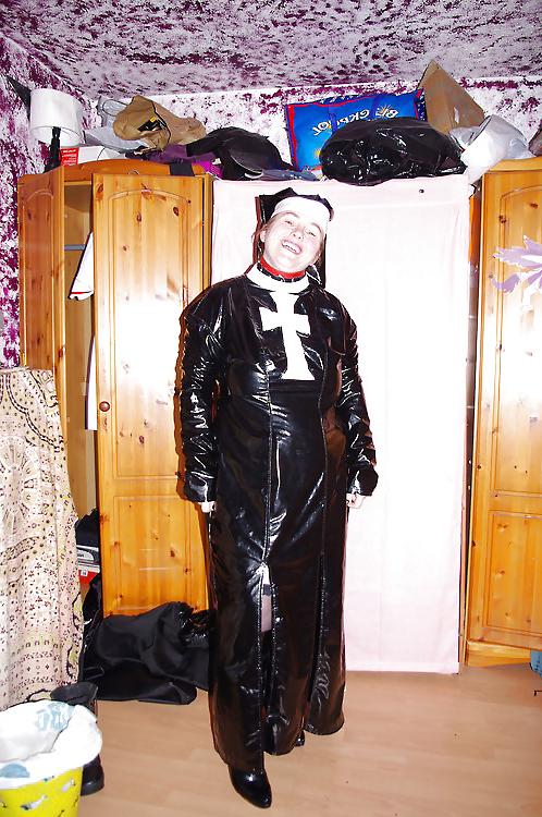 25P LATEX.PVC RUBBER MOMS,TEENS,MISTRESS  AND ALL