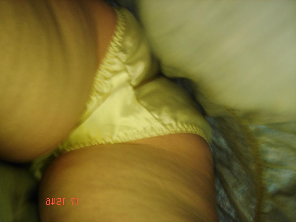 18P Wife's Satin Panty Pics