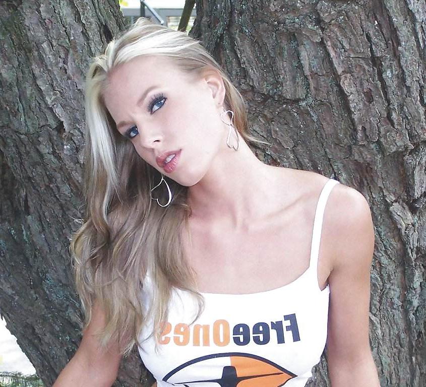 24P T-SHIRT BABE - JESS WAKEFIED