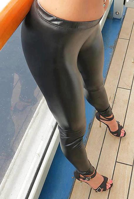 12P Latex Fetish